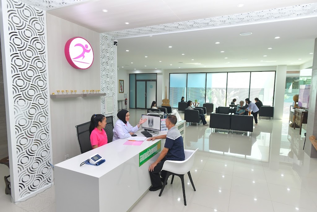 Hydrotherapy pool of Thanaphat Physical Therapy Clinic