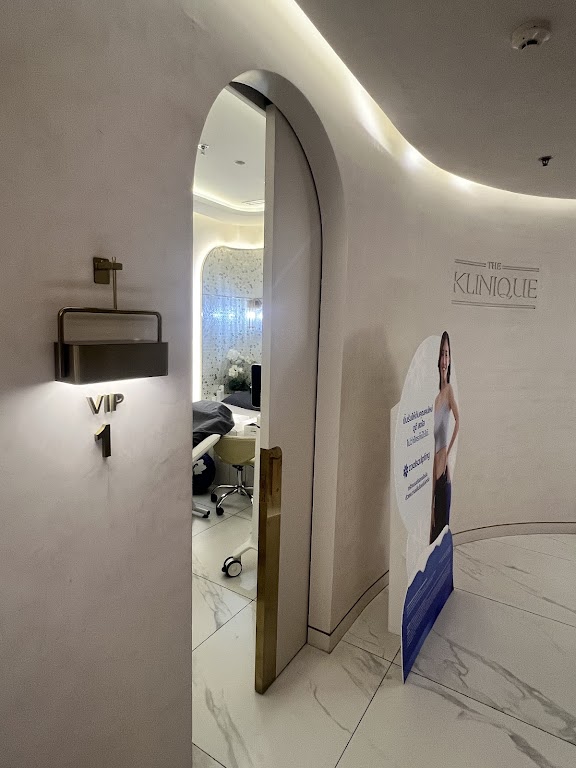 THE KLINIQUE Flagship Siam Paragon -