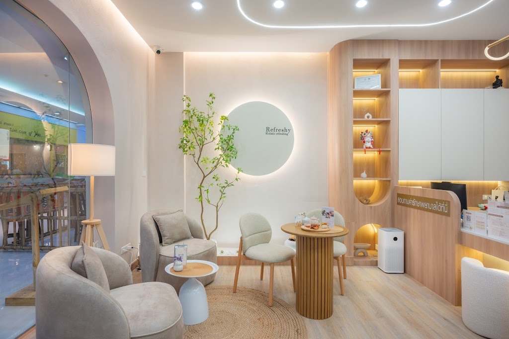 Refreshy Clinic Thonglor - Physiotherapy & Thai Massage